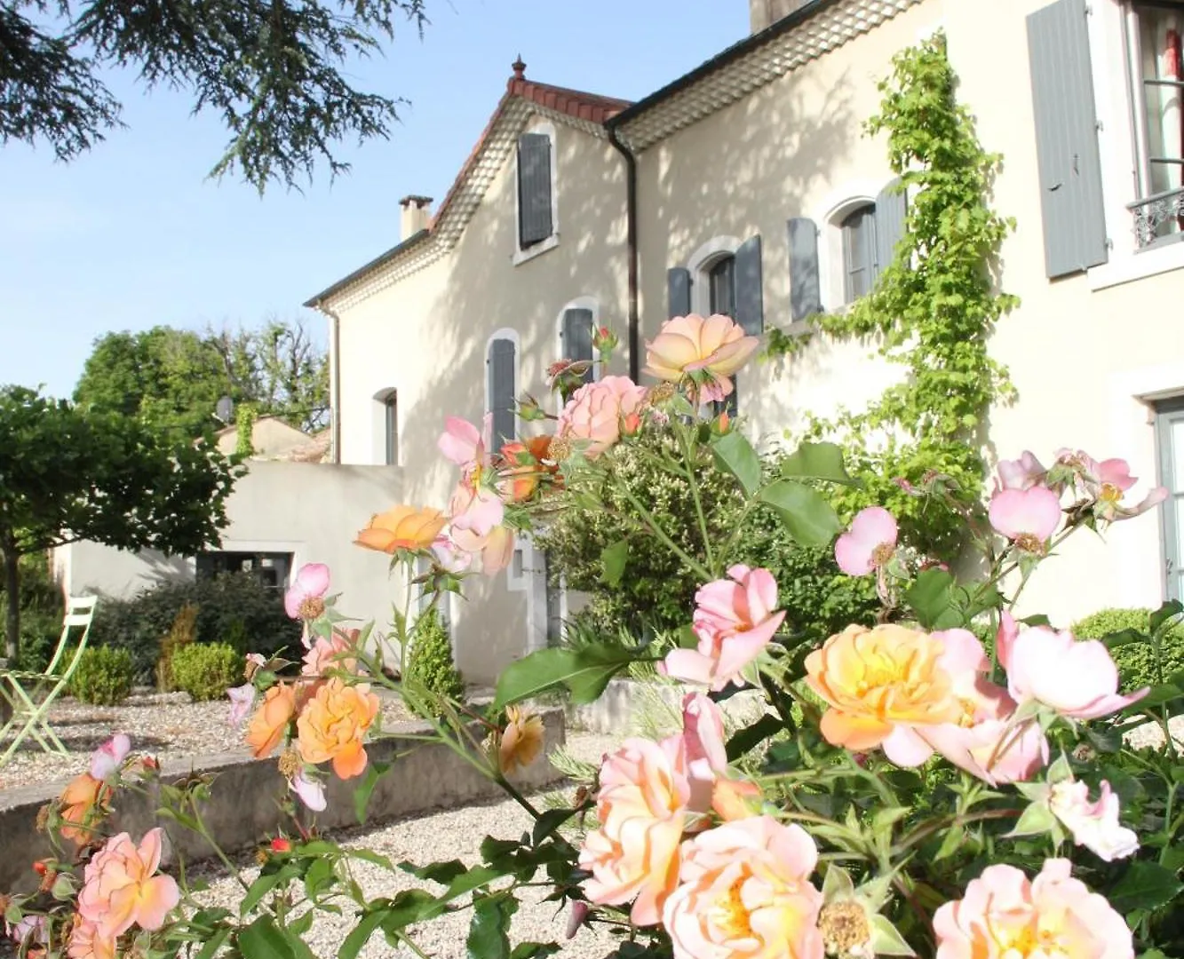 La Villa Des Charmilles Vernoux-en-Vivarais Bed & Breakfast